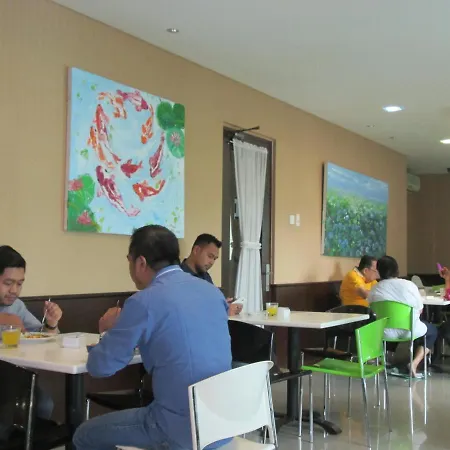 Bamboo Inn Hotel & Cafe-2